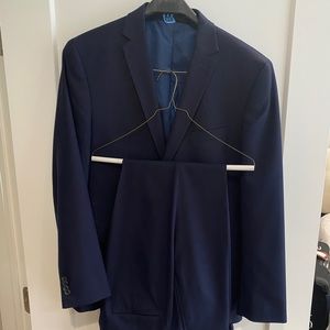 Kenneth Cole Reaction Navy Blue Suit 42R & 35W pants